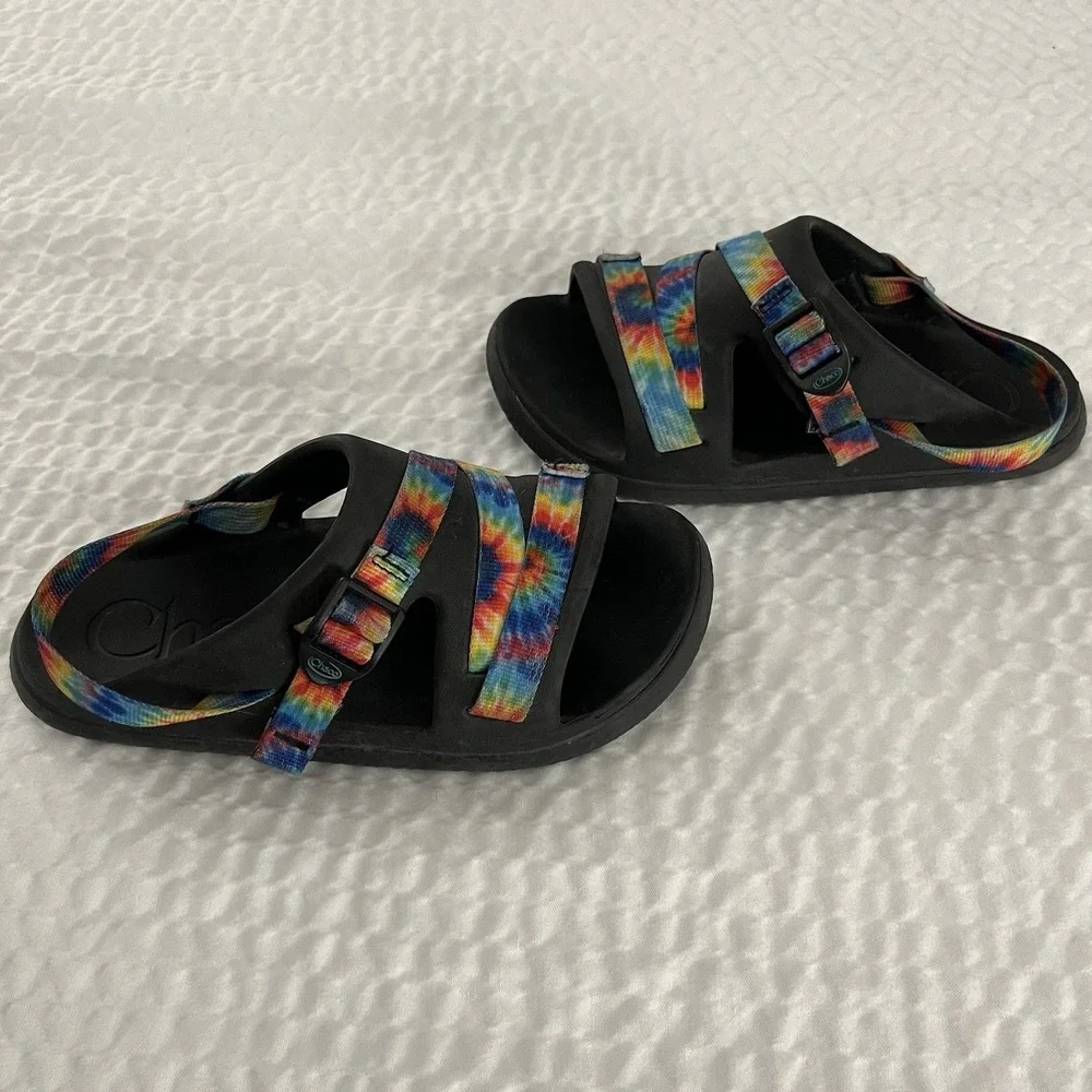 Chaco Kids Chillos Tie Dye Sport Sandals Black Rainbow Straps Size 4 Junior